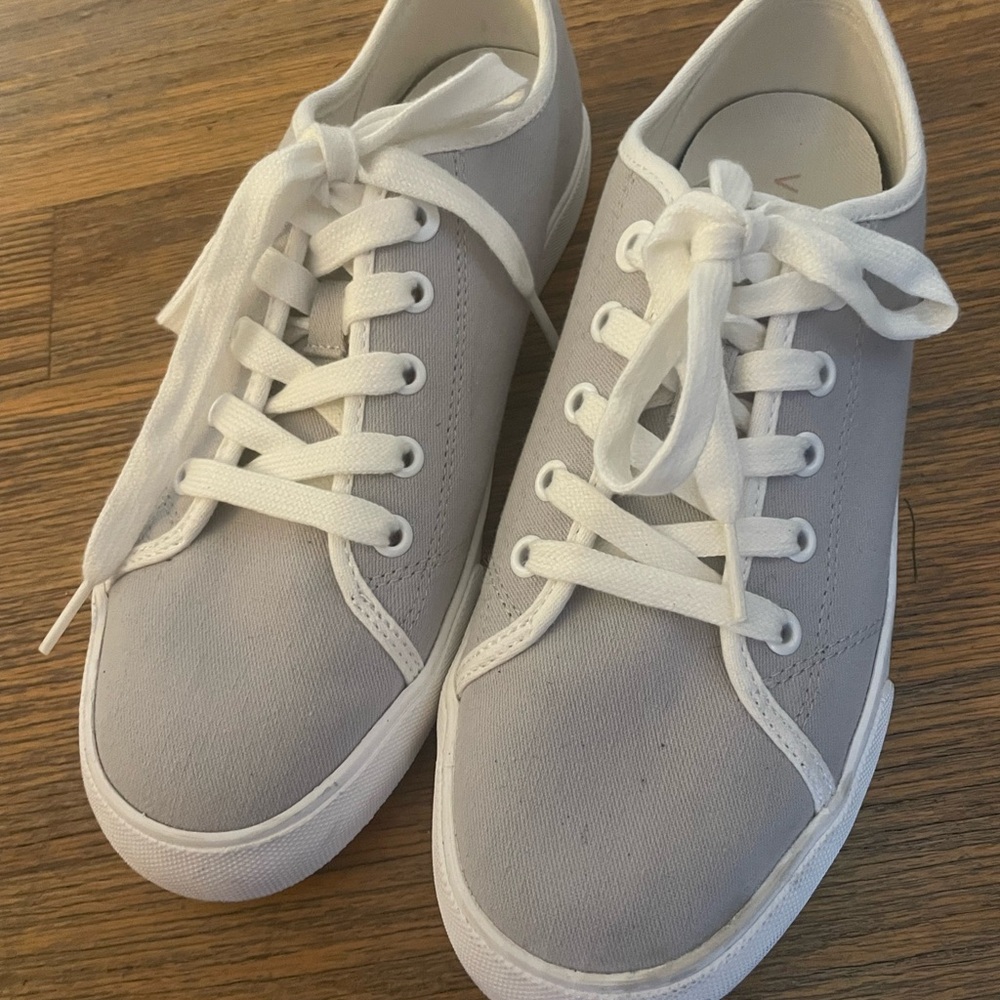 Vionic Gray Canvas Sneakers